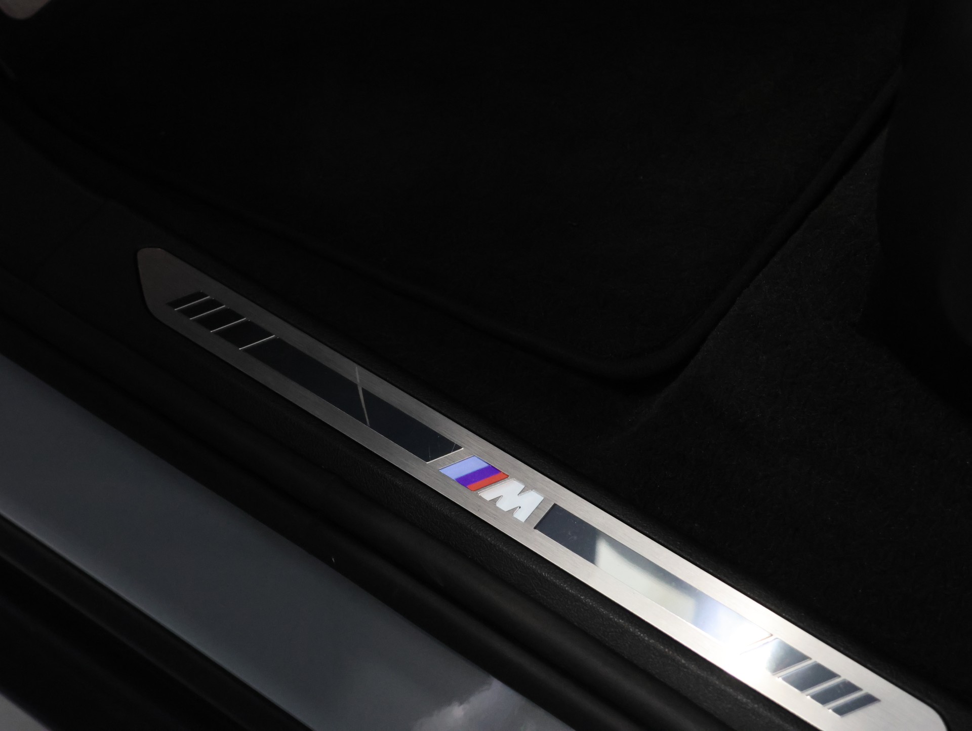 BMW XM xDrive PHEV Steptronic Label *Panoramadach* *360 Kamera* *Bowers & Wilkins*-image-12