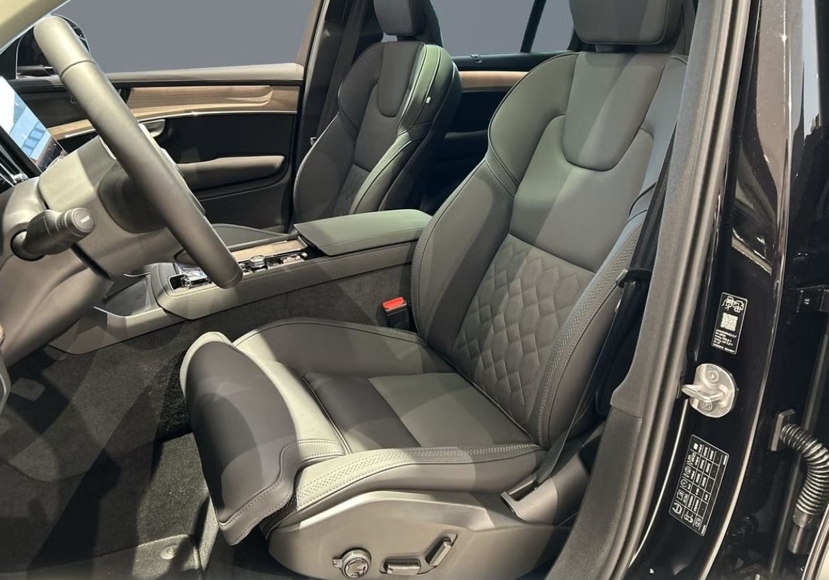 VOLVO XC90 T8 eAWD PluginHybrid Ultra Bright Geartronic - 7 Sitzer-image-4