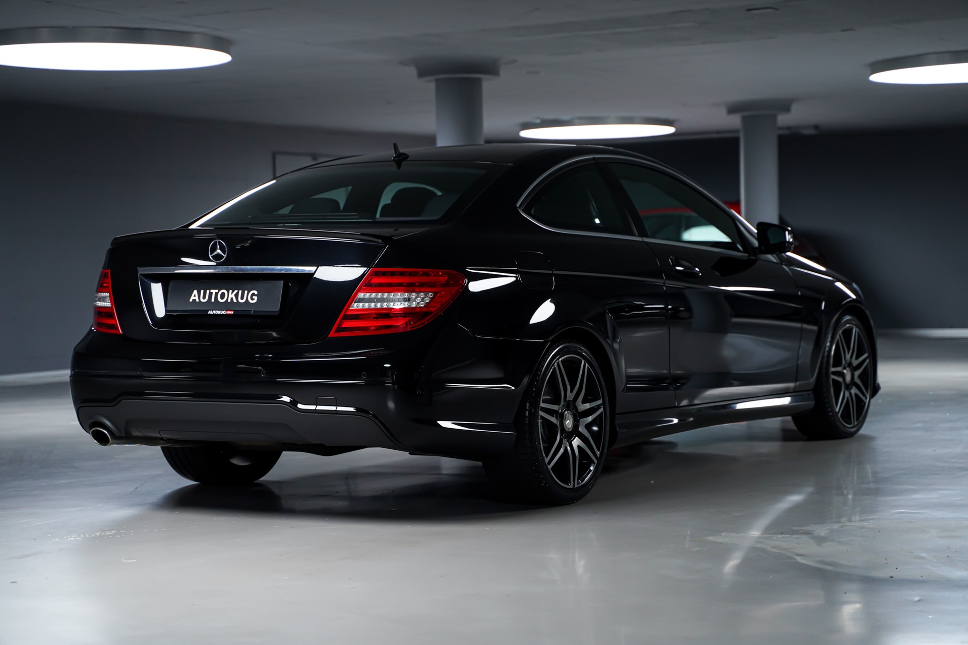 MERCEDES-BENZ C 180 Coupé AMG Line 7G-Tronic-image-4