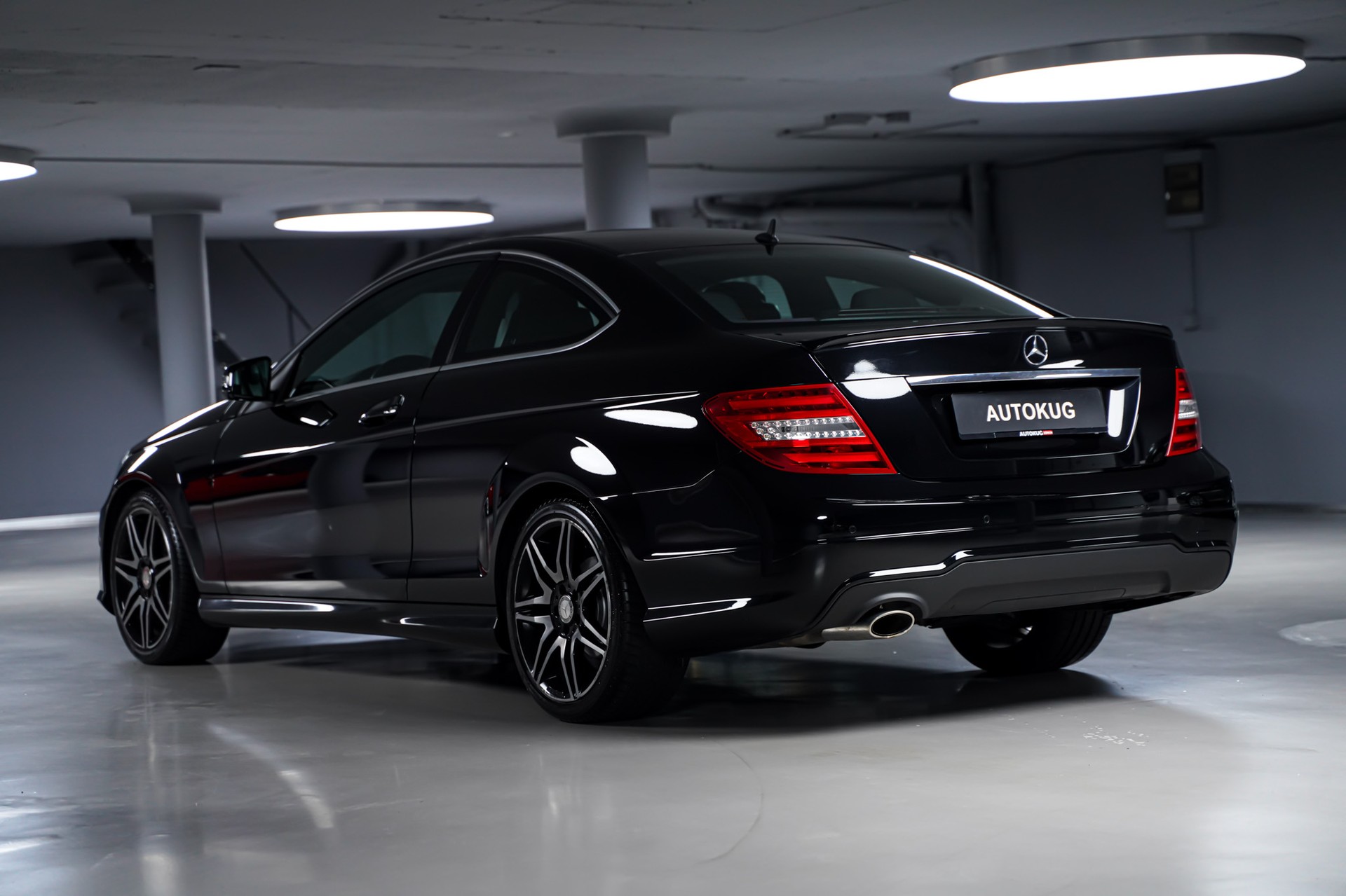 MERCEDES-BENZ C 180 Coupé AMG Line 7G-Tronic-image-6