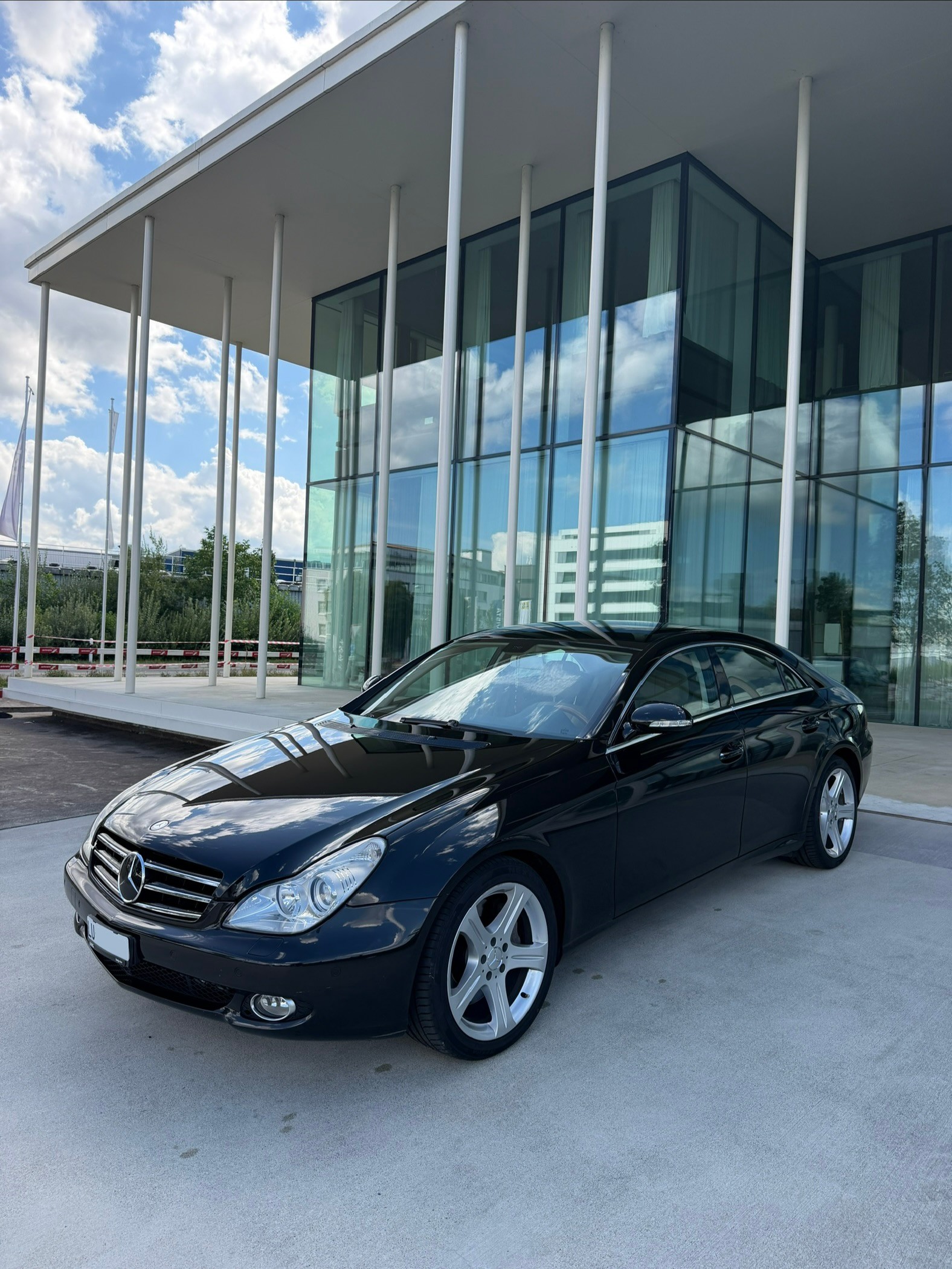 MERCEDES-BENZ CLS 500 V8