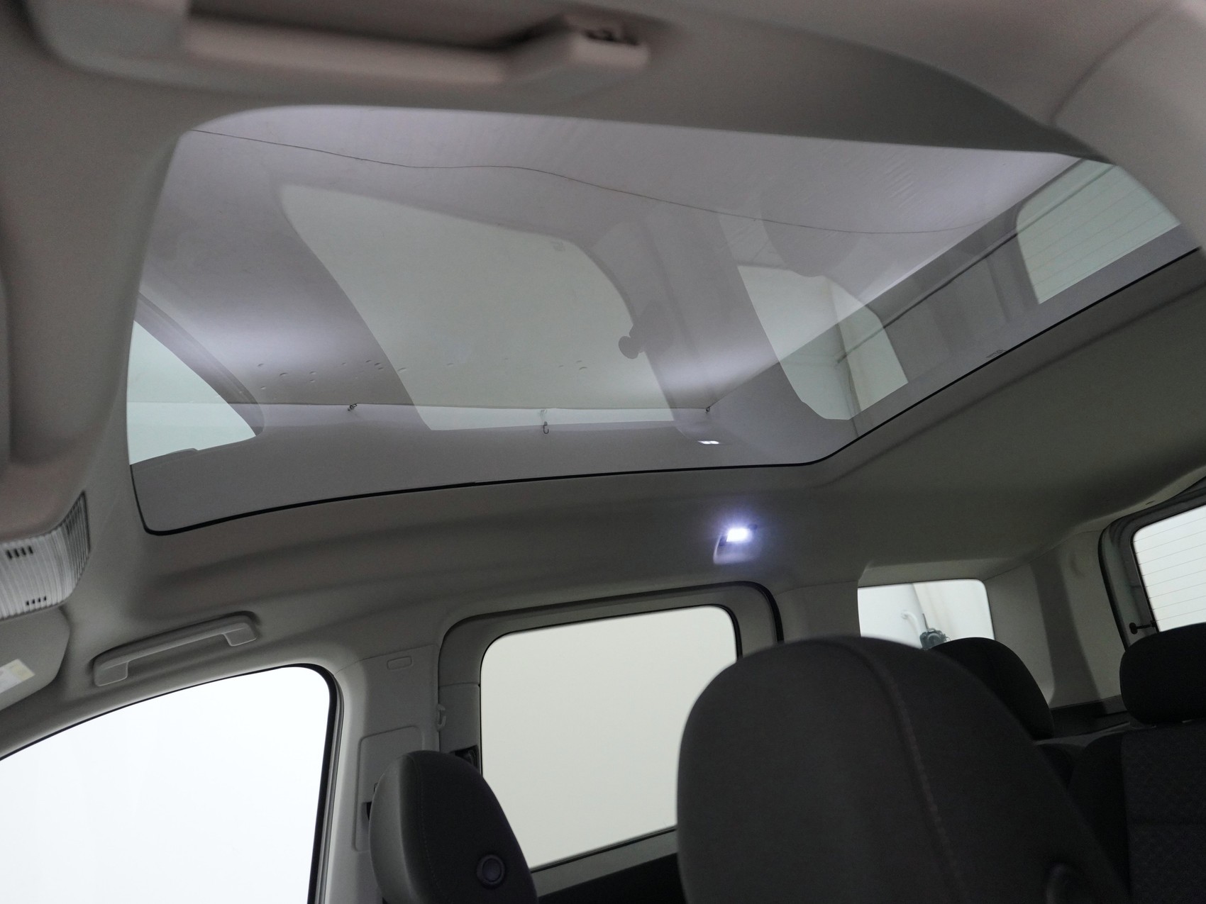 FORD Grand Tourneo Connect 2.0 EcoBlue Active 4x4-image-14