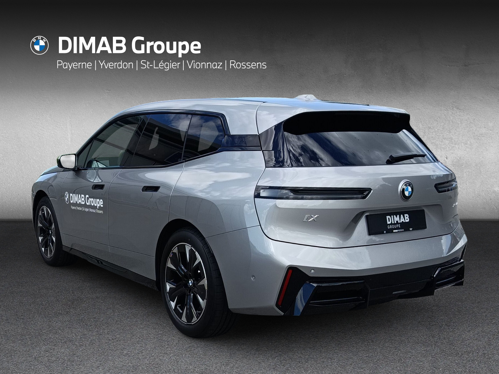 BMW iX xDrive60 M Sport Pro-showroom-element-2