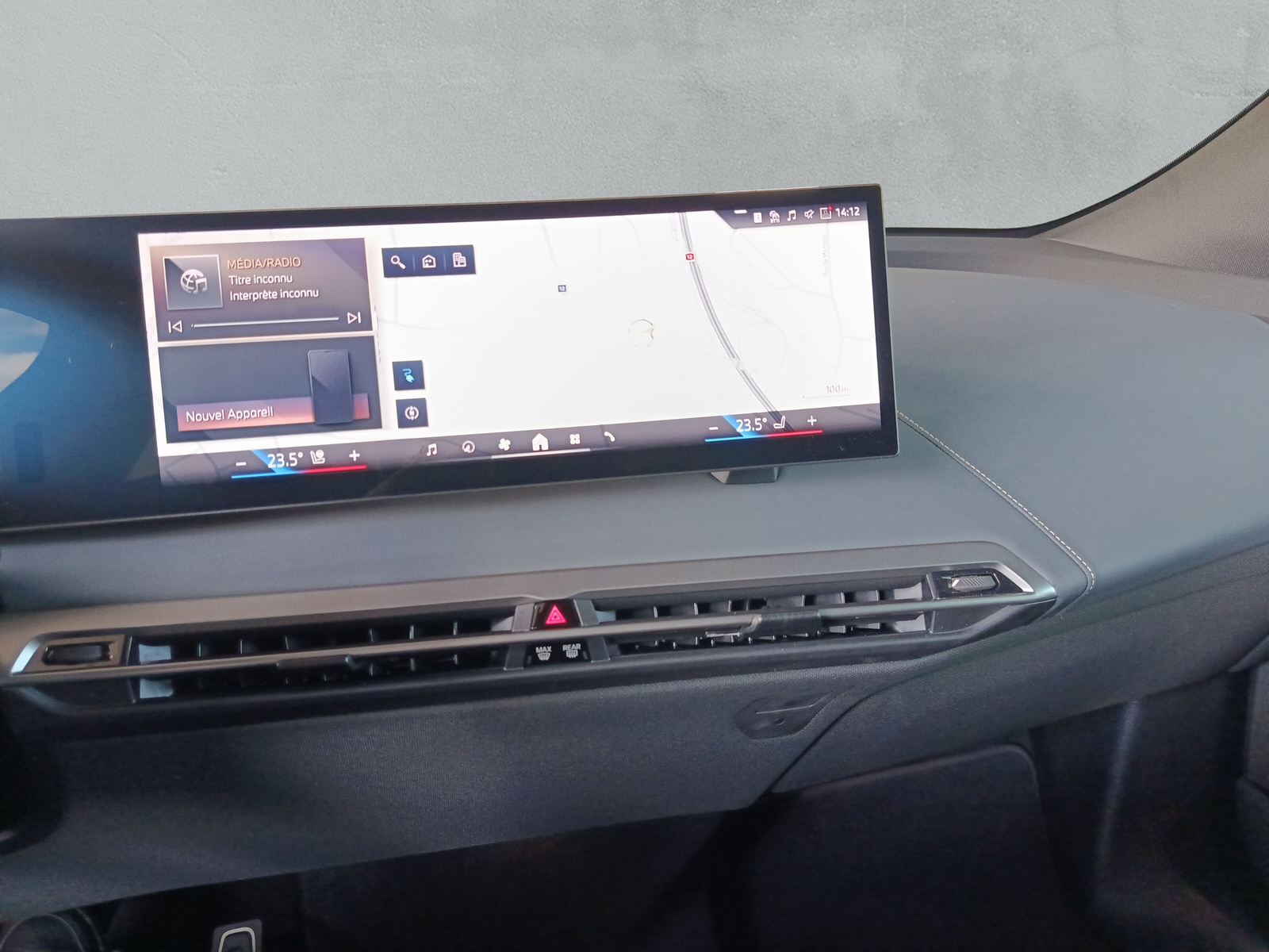 BMW iX xDrive60 M Sport Pro-image-18