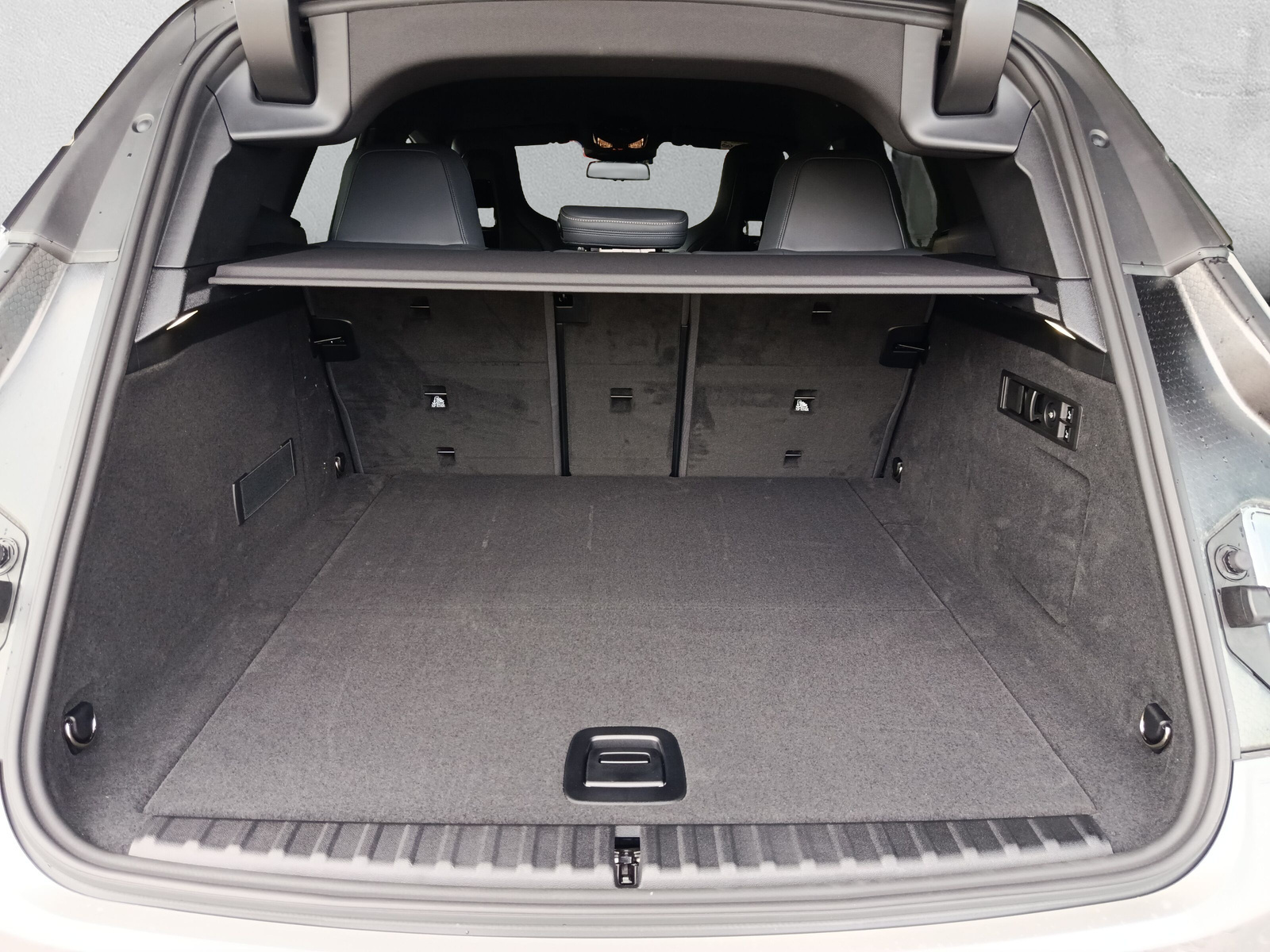 BMW iX xDrive60 M Sport Pro-image-10