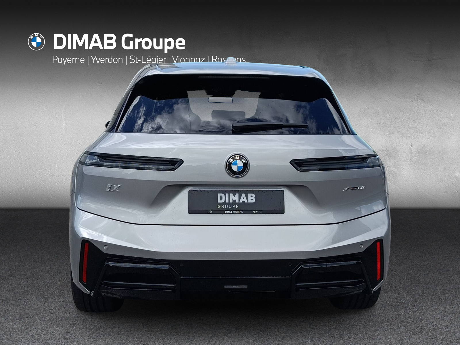 BMW iX xDrive60 M Sport Pro-showroom-element-3