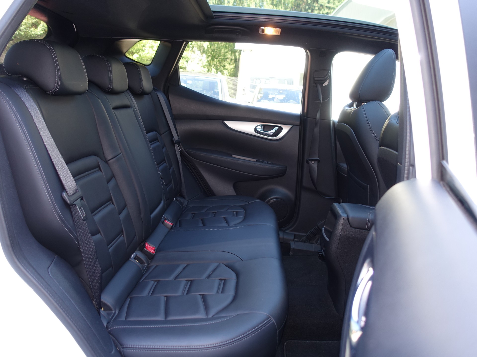 NISSAN Qashqai 1.7 dCi tekna Xtronic ALL-MODE 4x4-image-16