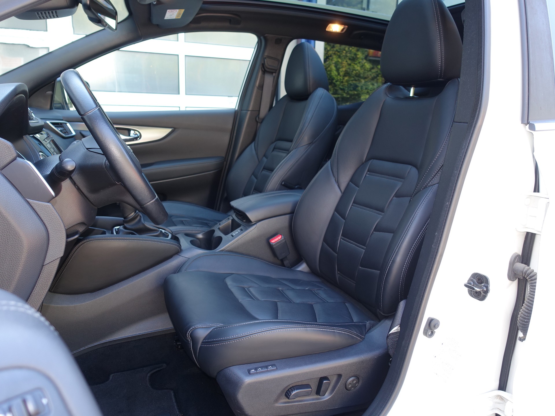 NISSAN Qashqai 1.7 dCi tekna Xtronic ALL-MODE 4x4-image-10