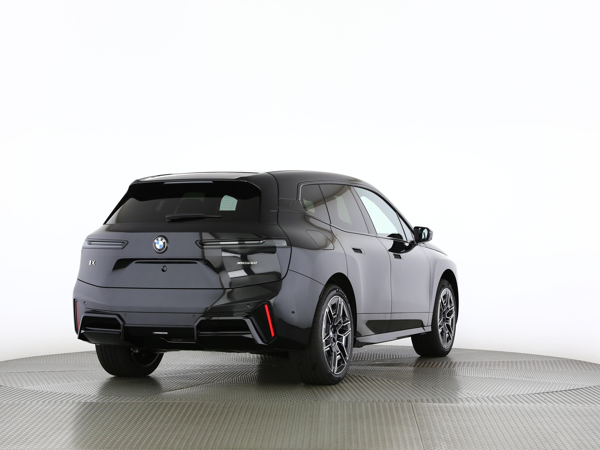 BMW iX xDrive60-showroom-element-1