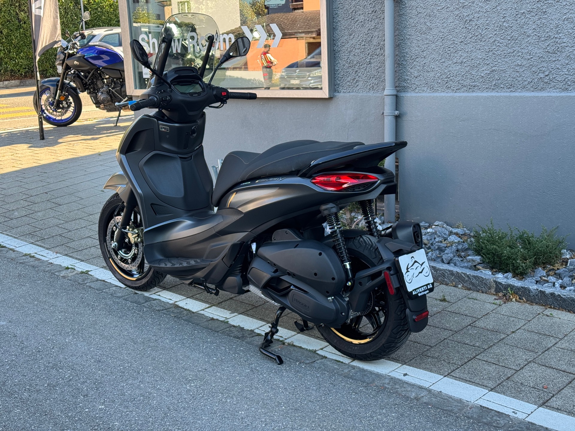PIAGGIO Beverly 310 hpe E5+ / 25th Anniversary-image-9