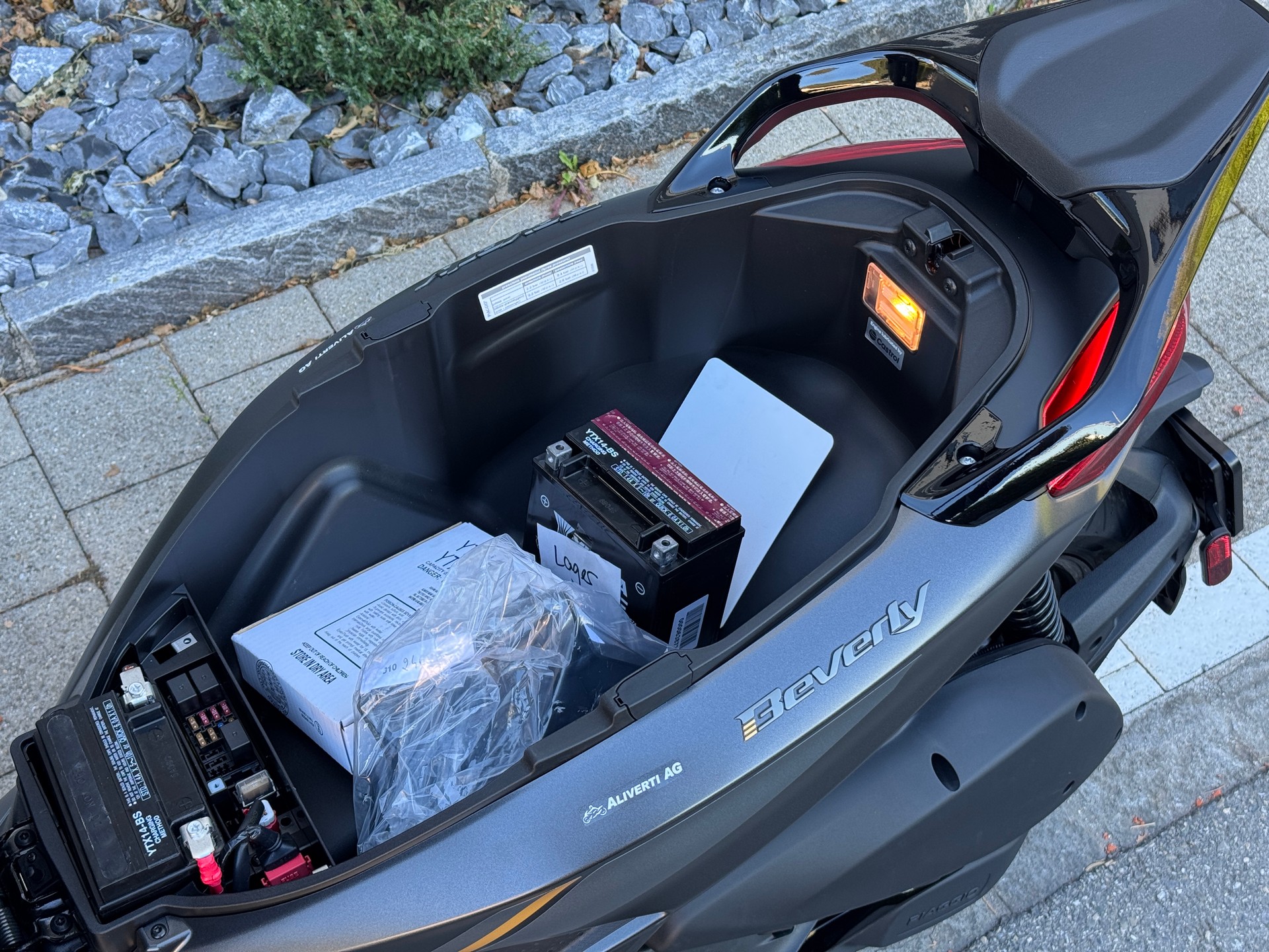 PIAGGIO Beverly 310 hpe E5+ / 25th Anniversary-image-8
