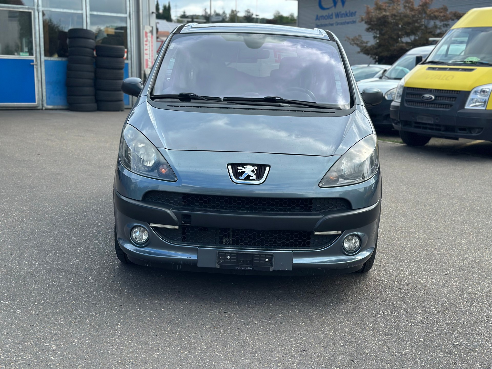 PEUGEOT 1007 1.4 HDI Trendy-image-2