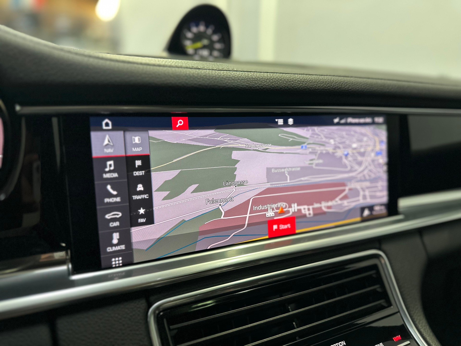 PORSCHE Panamera 4 E-Hybrid Sport Turismo PDK-image-23