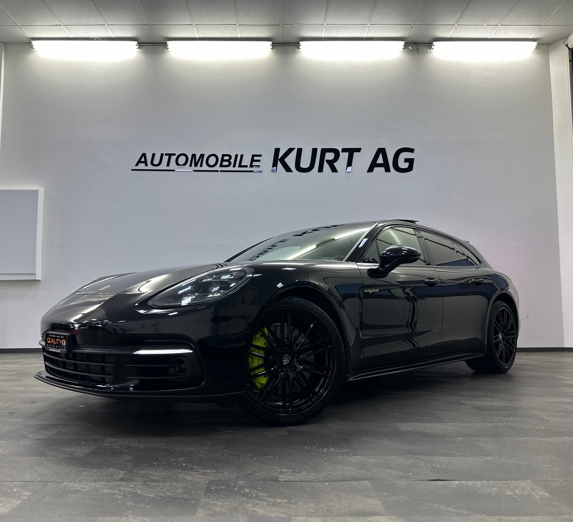 PORSCHE Panamera 4 E-Hybrid Sport Turismo PDK-showroom-element-1