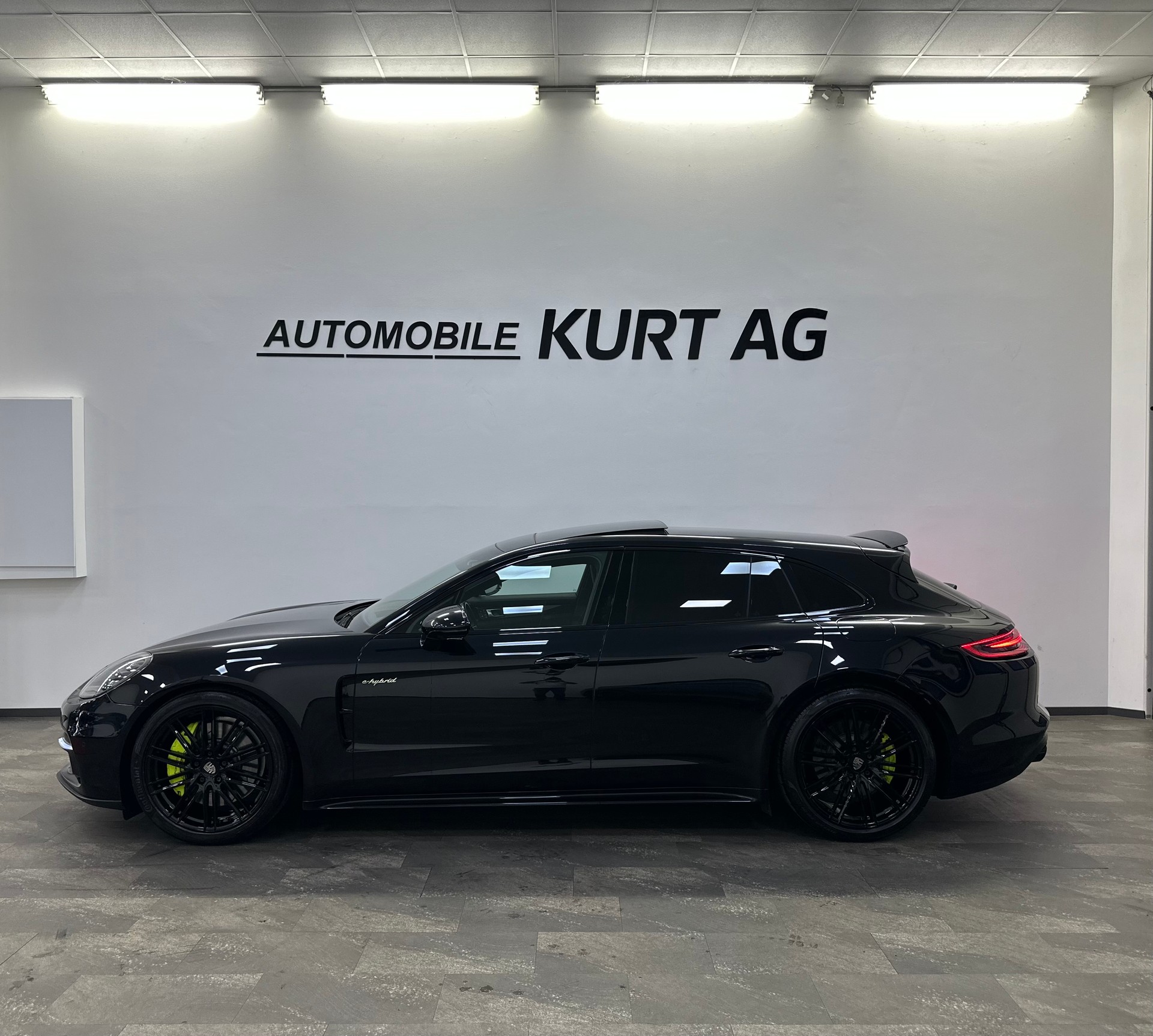 PORSCHE Panamera 4 E-Hybrid Sport Turismo PDK-showroom-element-2