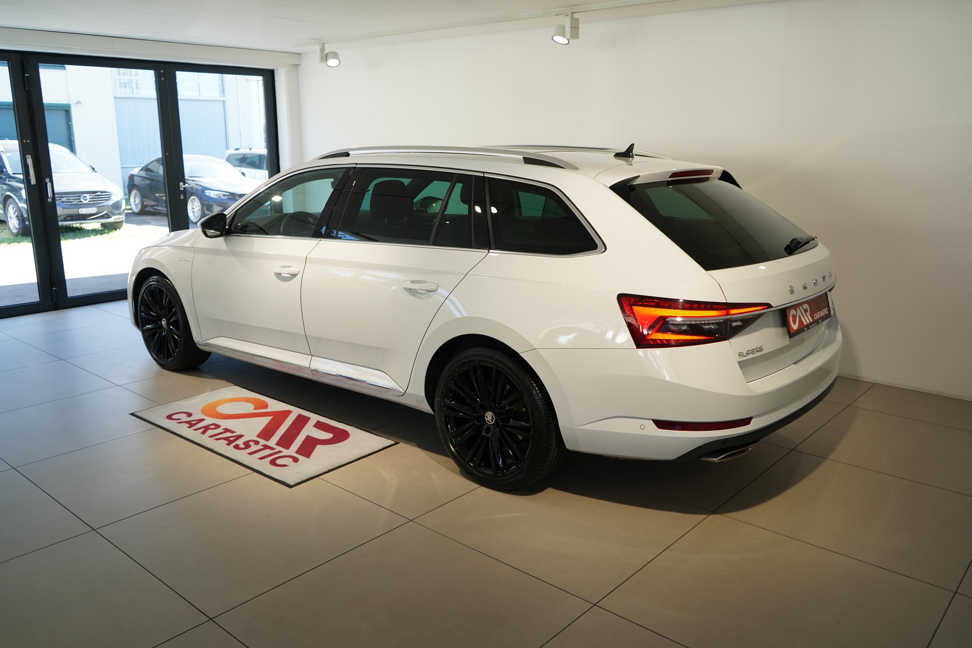 SKODA Superb Combi 2.0 TSI L & K 4x4 DSG-showroom-element-2