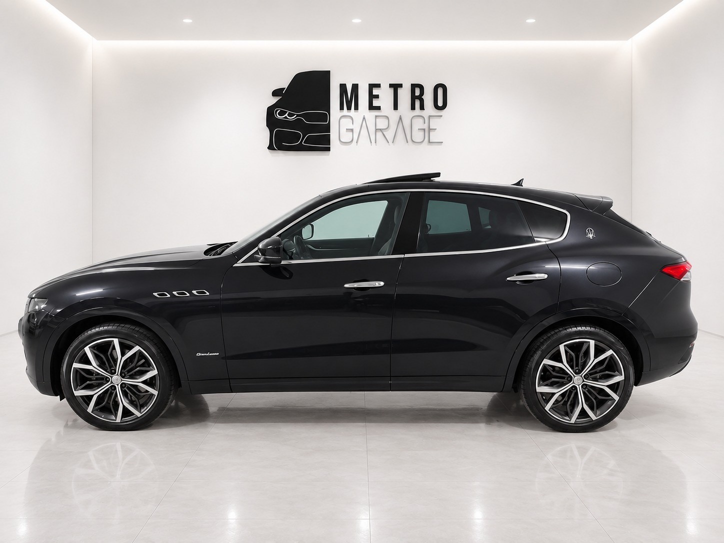 MASERATI Levante S 3.0 V6 GranLusso Automatica-showroom-element-1