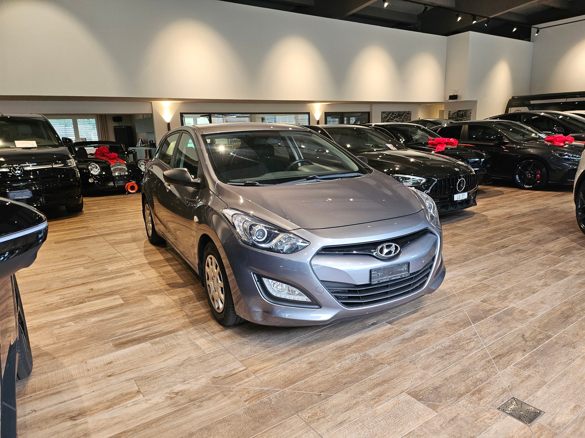 HYUNDAI i30 1.4 Comfort 🔥frisch ab MFK🔥8-fach🔥-image-4