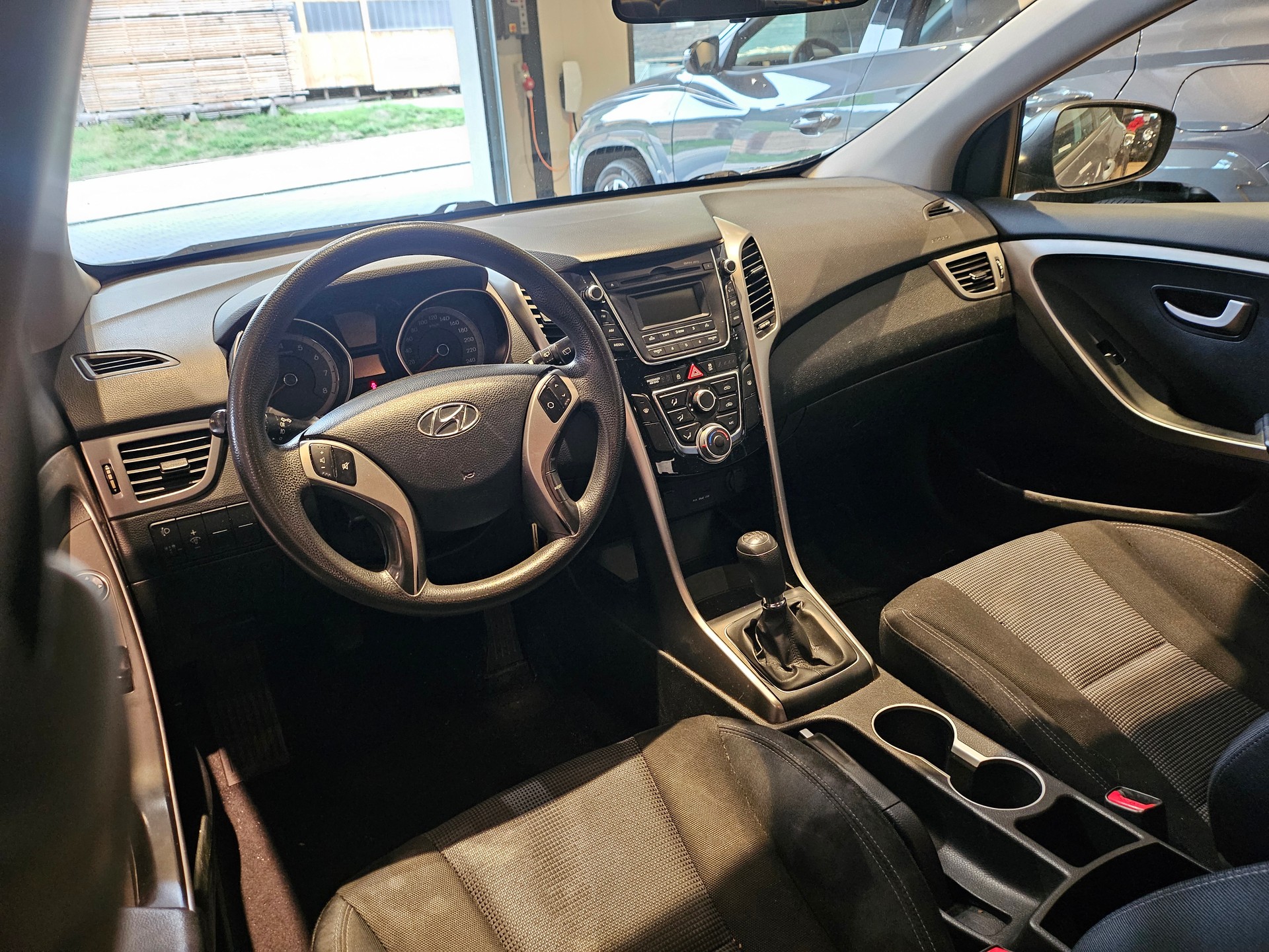 HYUNDAI i30 1.4 Comfort 🔥frisch ab MFK🔥8-fach🔥-image-19