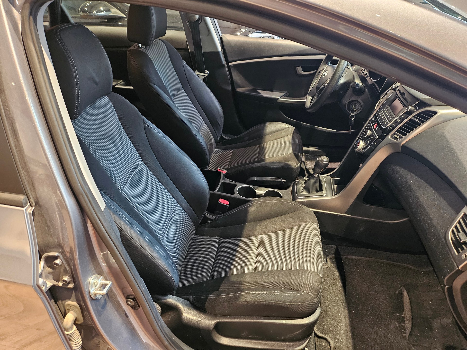 HYUNDAI i30 1.4 Comfort 🔥frisch ab MFK🔥8-fach🔥-image-15