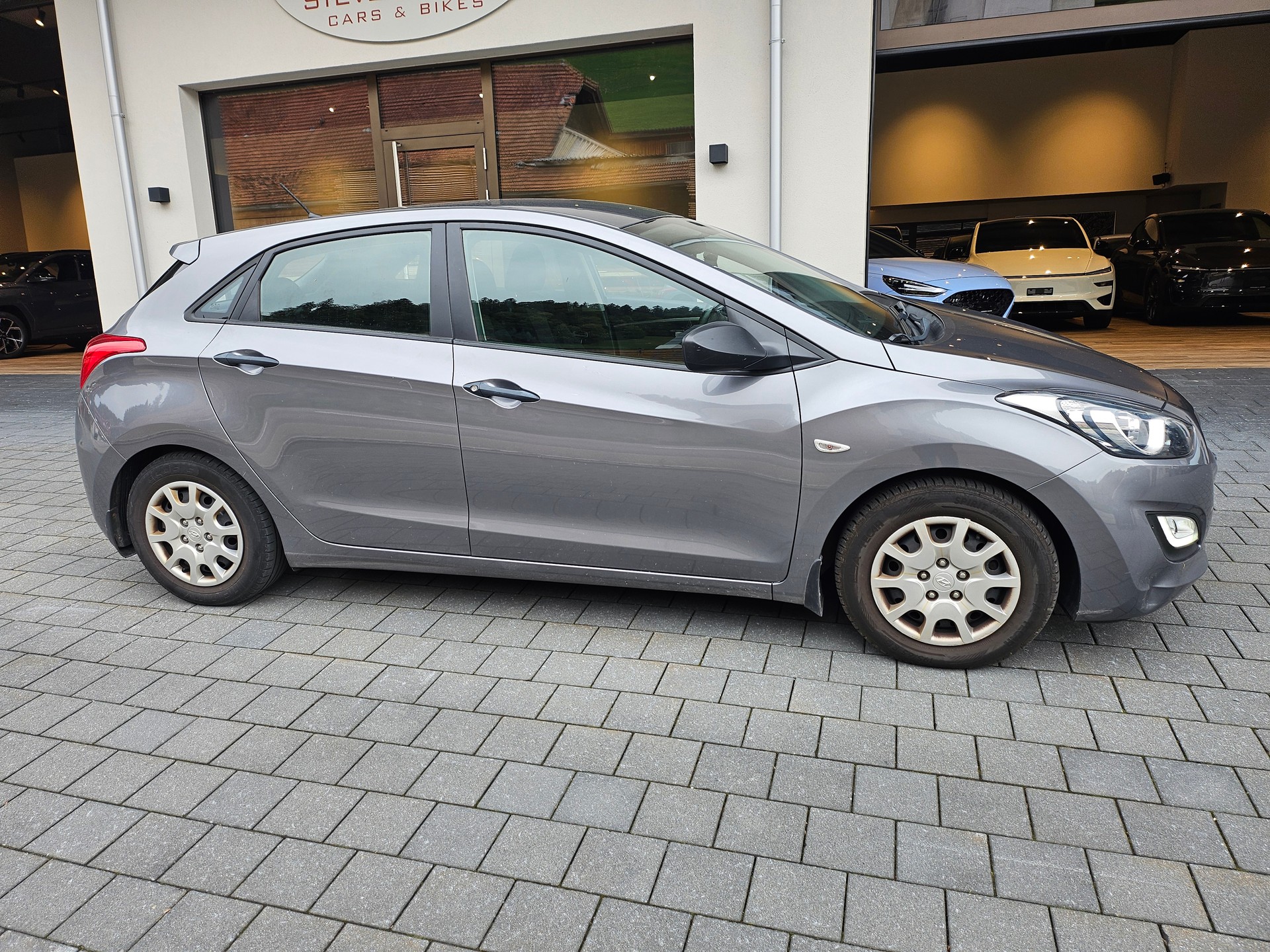 HYUNDAI i30 1.4 Comfort 🔥frisch ab MFK🔥8-fach🔥-image-26