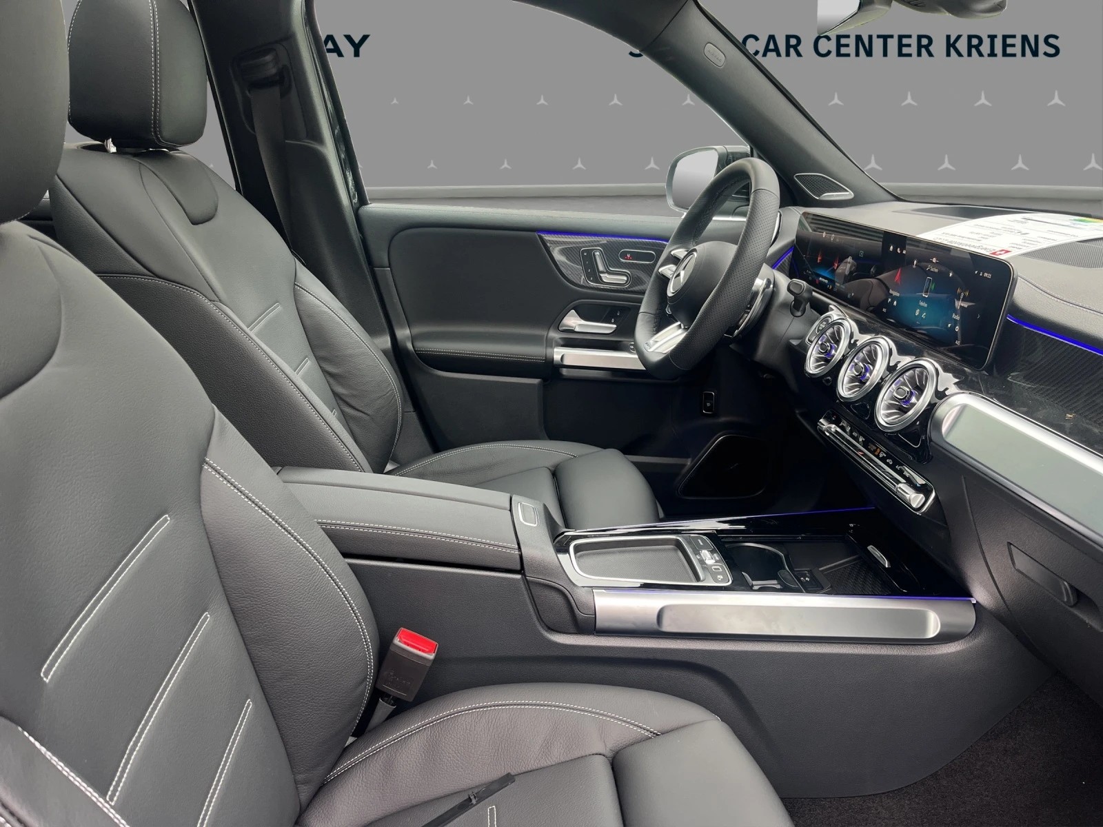 MERCEDES-BENZ GLB 34 4M - AMG / DISTRONIC / 360 Grad Kamera / Leder / 7 Sitze-image-12
