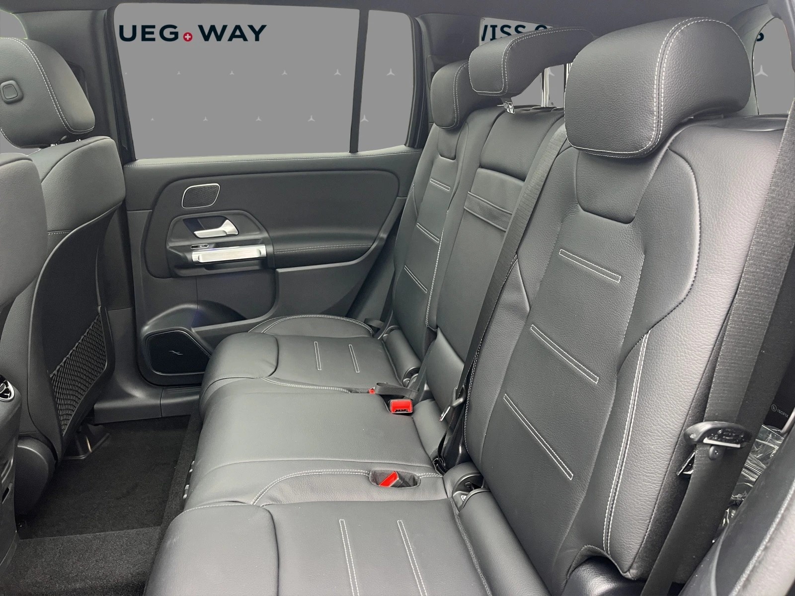 MERCEDES-BENZ GLB 34 4M - AMG / DISTRONIC / 360 Grad Kamera / Leder / 7 Sitze-image-11