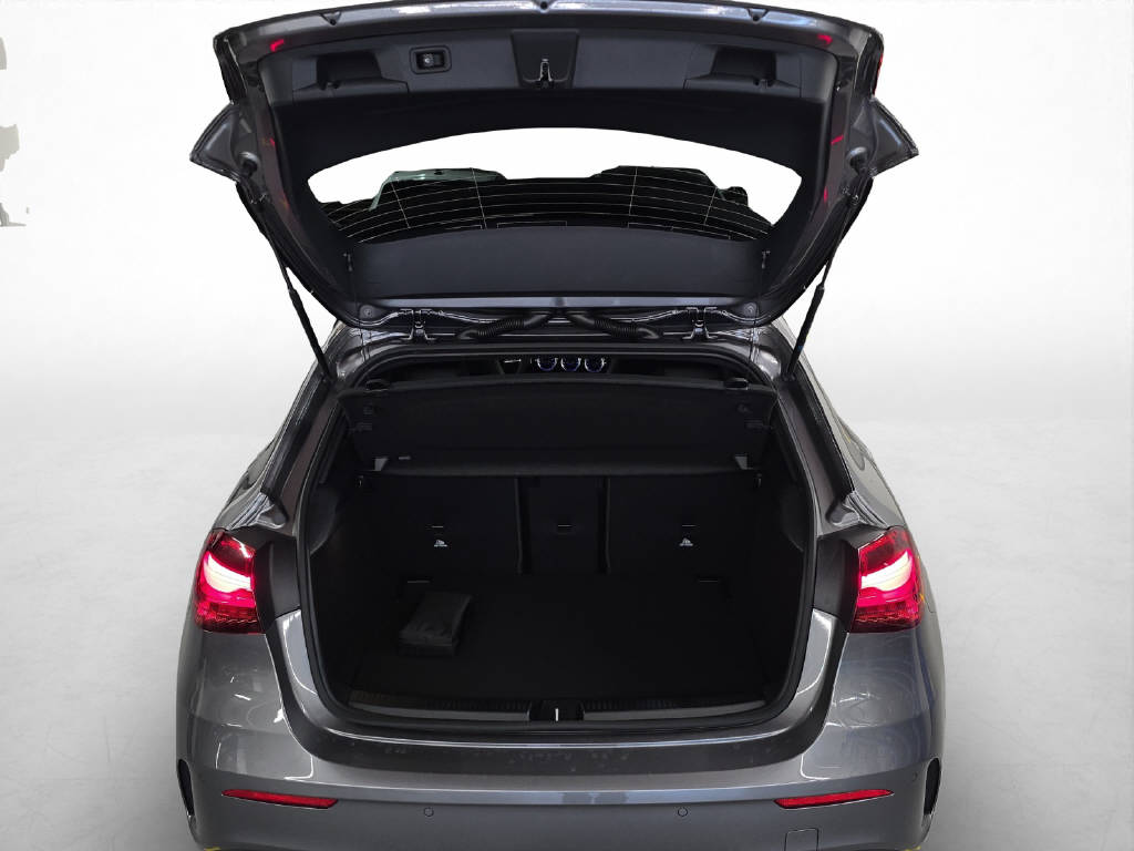 MERCEDES-BENZ A 200 AMG Line Night Star-image-8