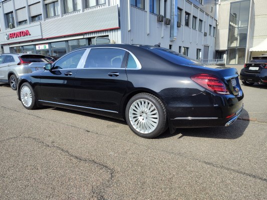 MERCEDES-BENZ S 560 Maybach 4Matic-image-4