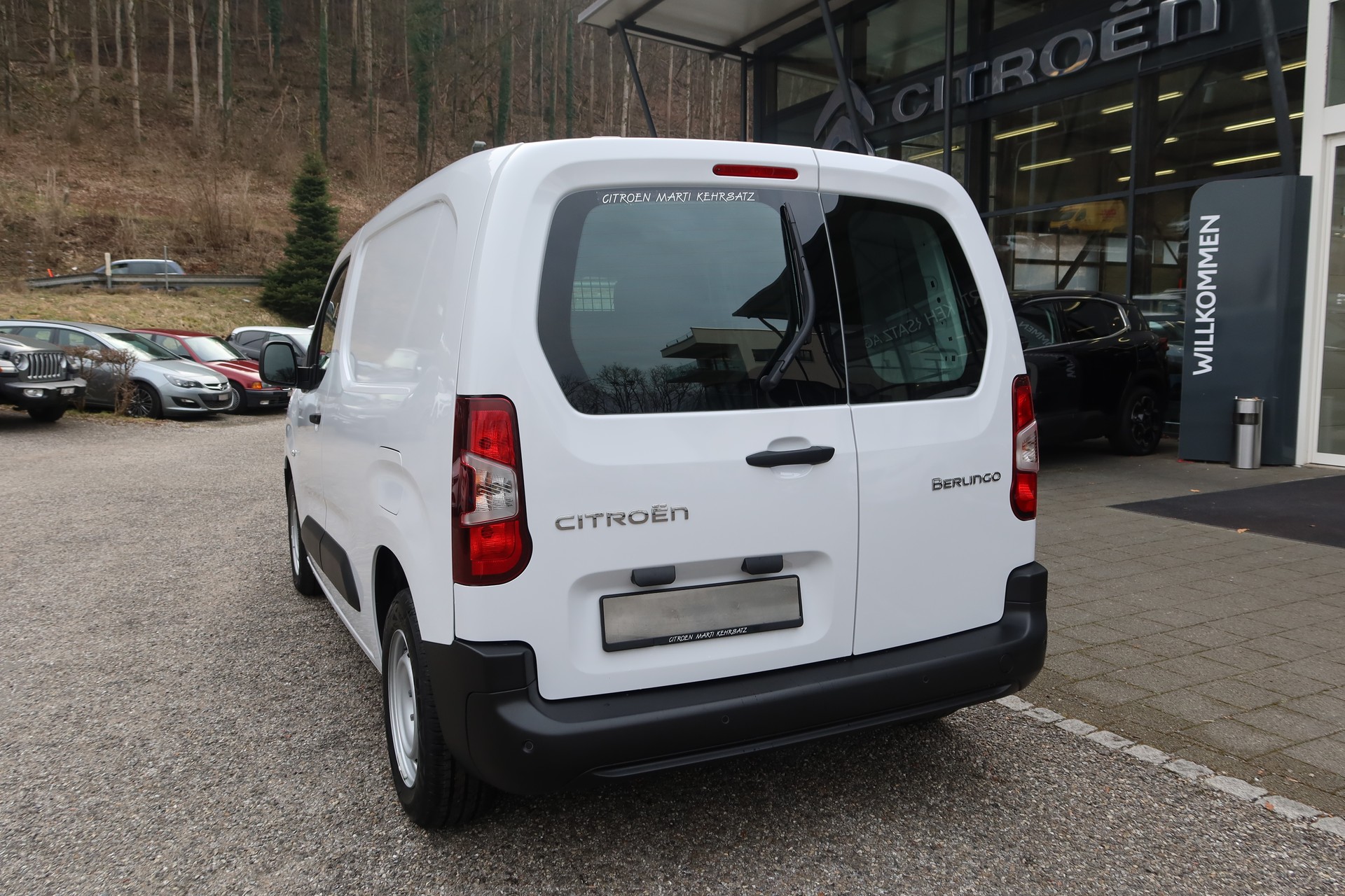 CITROEN Berlingo 1.2 s/s Swiss M-image-5