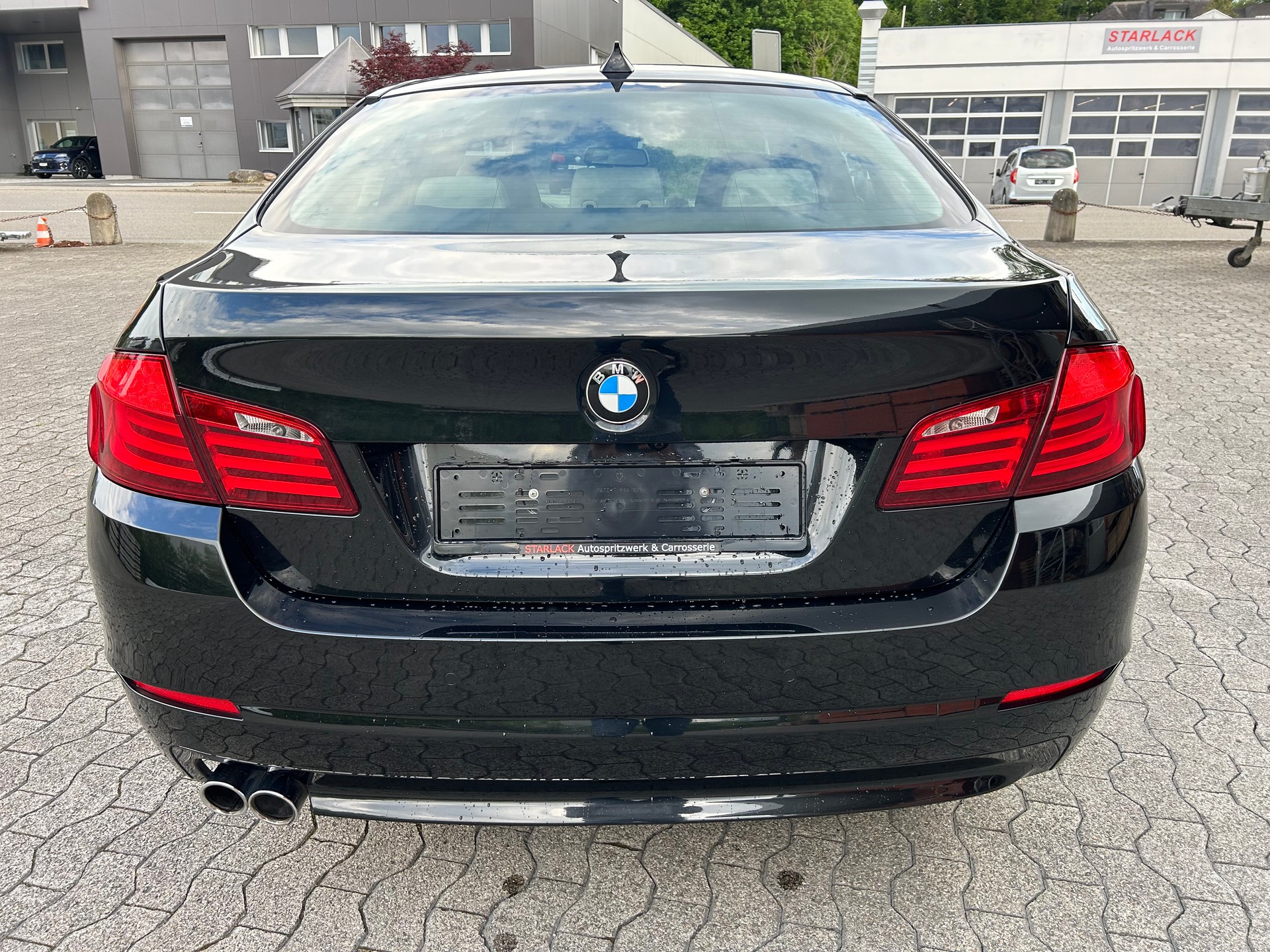 BMW 530d xDrive Steptronic-showroom-element-3