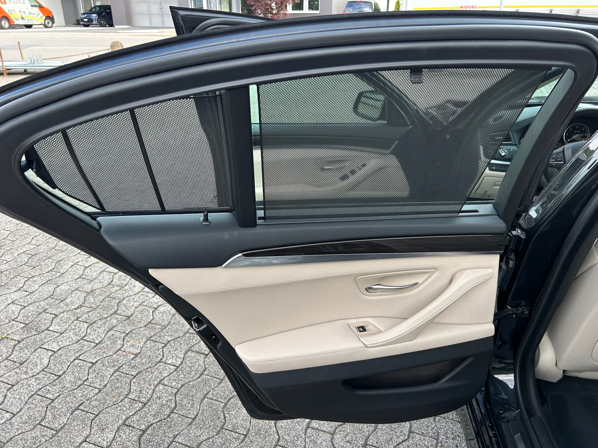 BMW 530d xDrive Steptronic-image-12