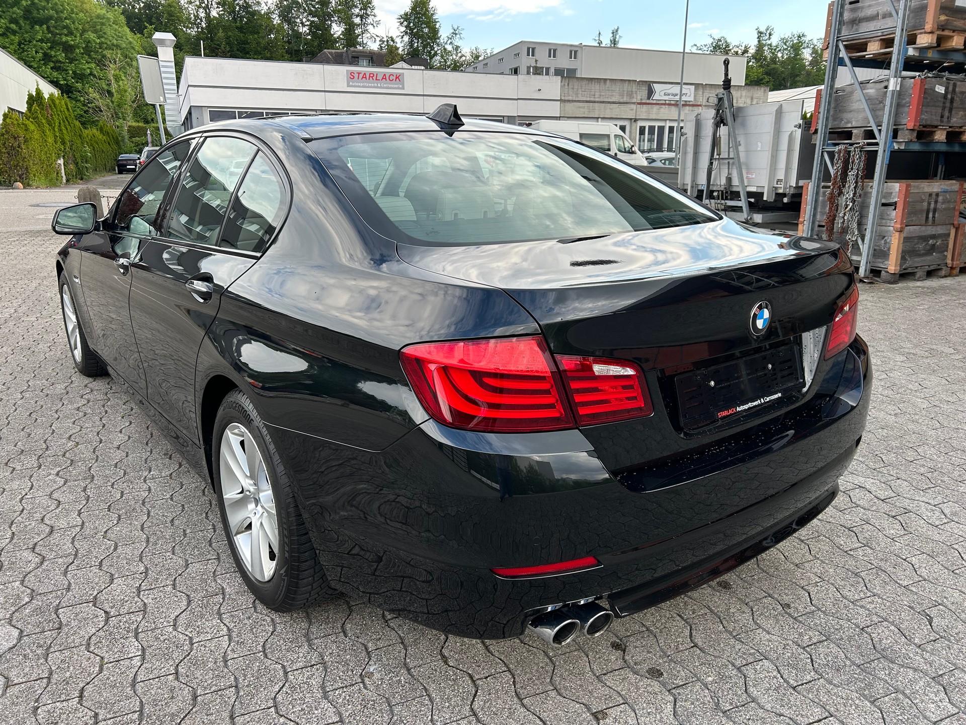 BMW 530d xDrive Steptronic-showroom-element-2