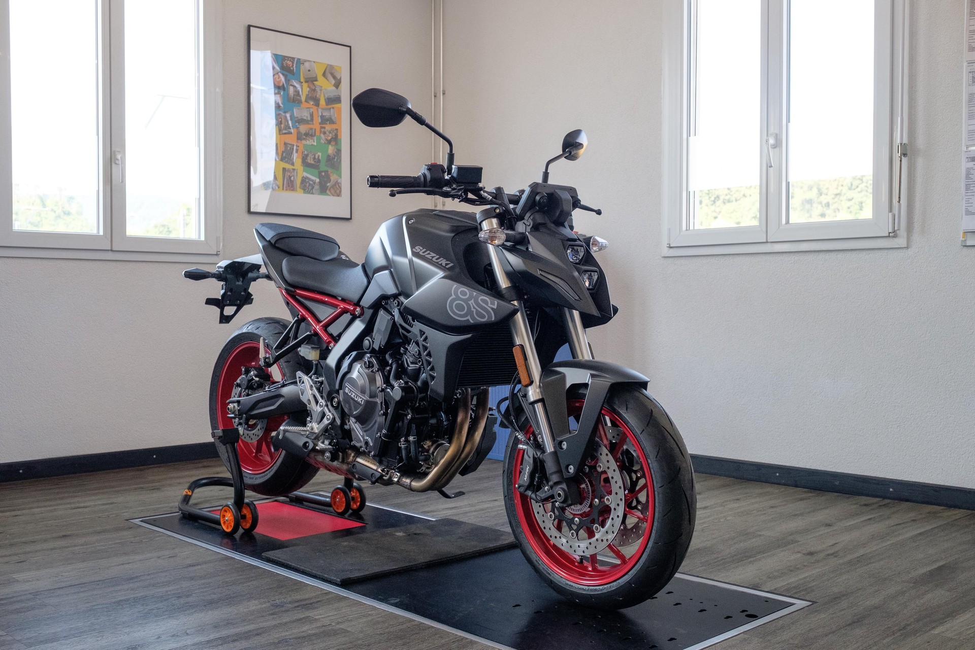 SUZUKI GSX 8 S (35kW)-image-3