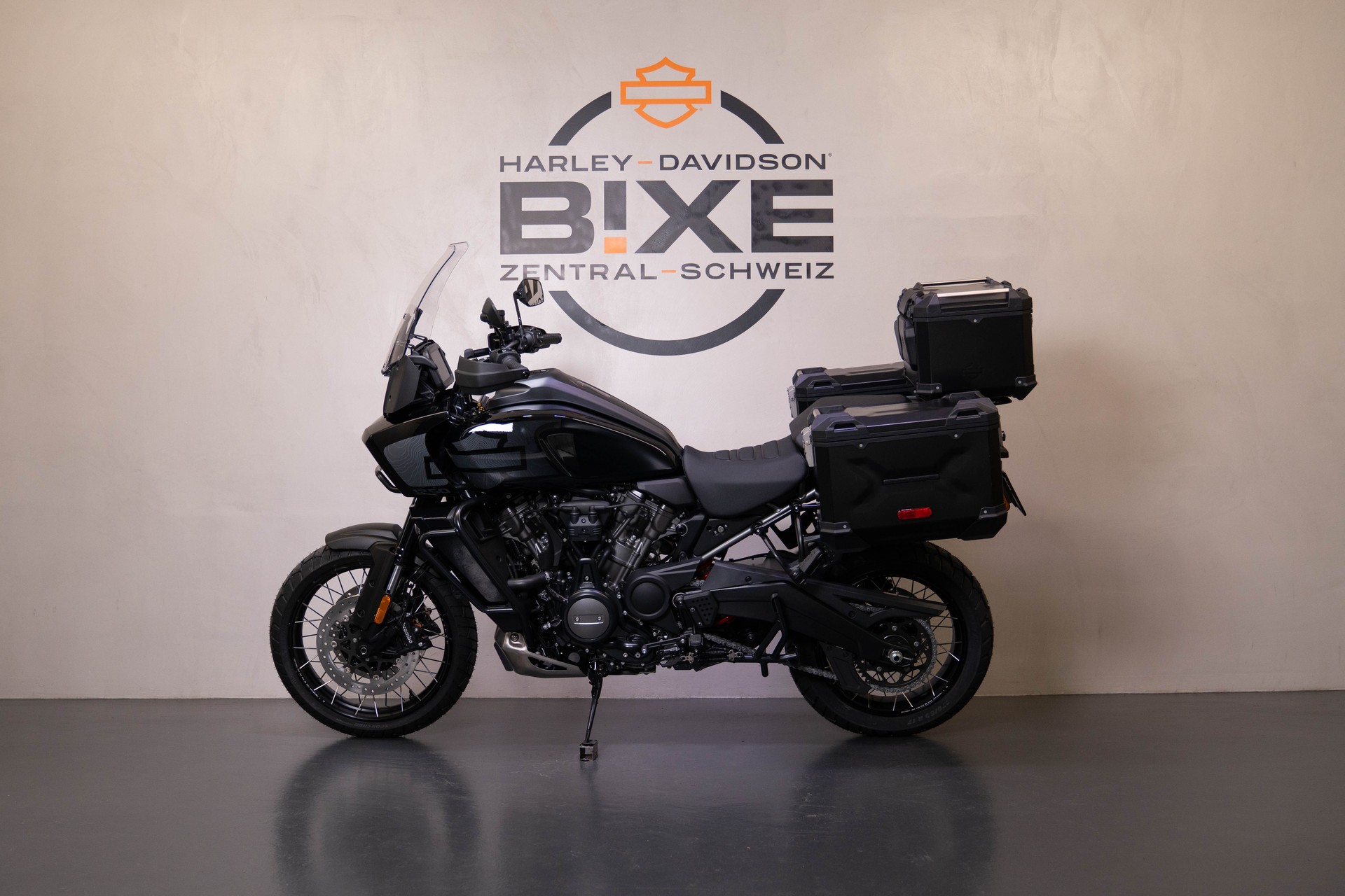 HARLEY-DAVIDSON RA 1250 S-showroom-element-1