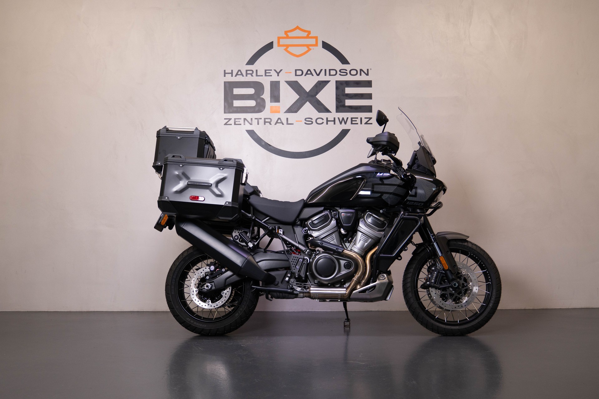 HARLEY-DAVIDSON RA 1250 S