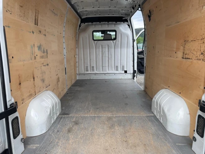 RENAULT Master T35 2.3dCi L2H2-image-8