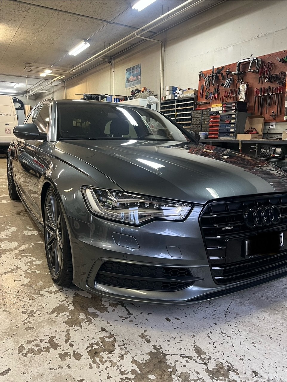 AUDI A6 Avant 3.0 TFSI V6 quattro S-tronic-image-2