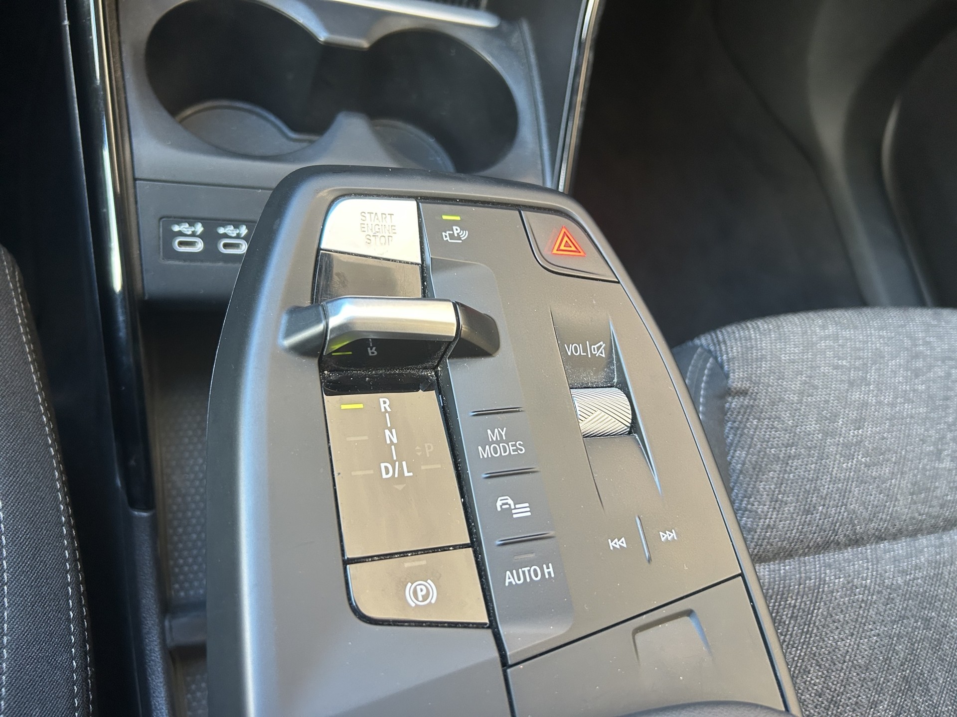 BMW X1 xDrive 20d 48V-image-12