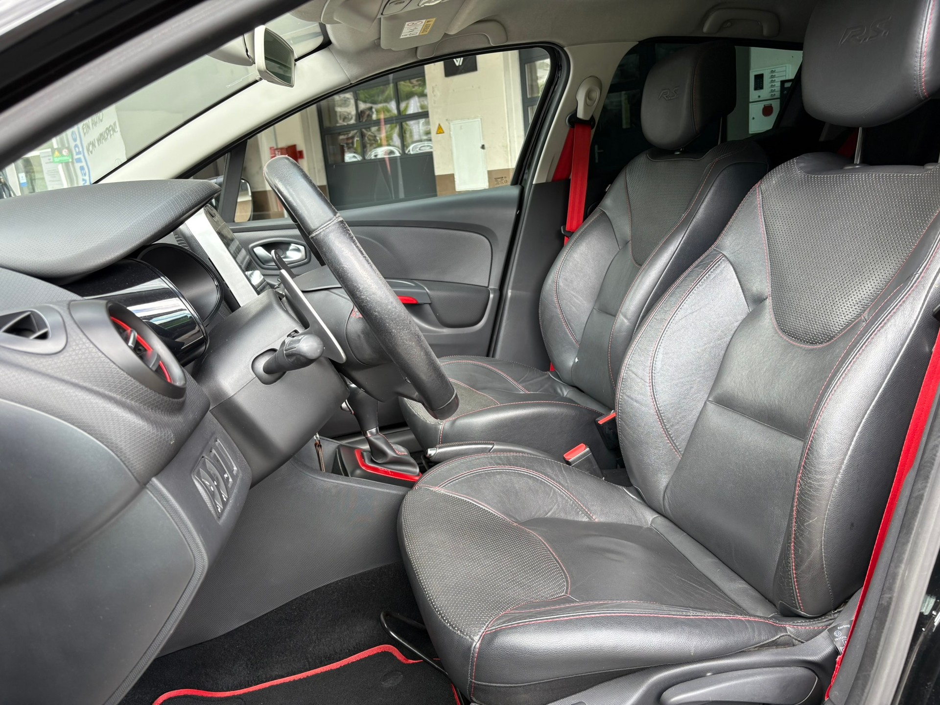 RENAULT Clio 1.6 T RS 200 EDC-image-7