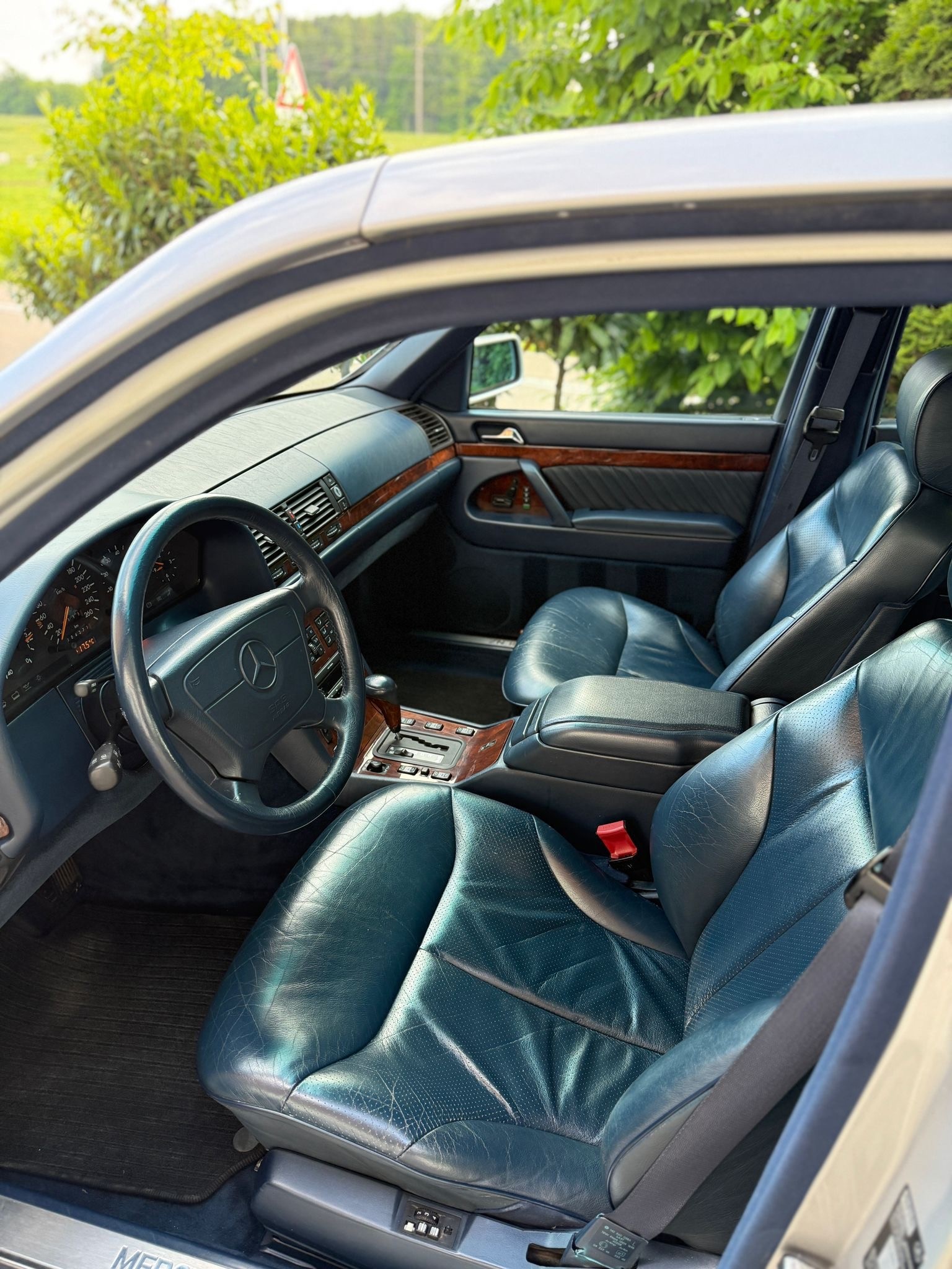 MERCEDES-BENZ 500SEL-showroom-element-2