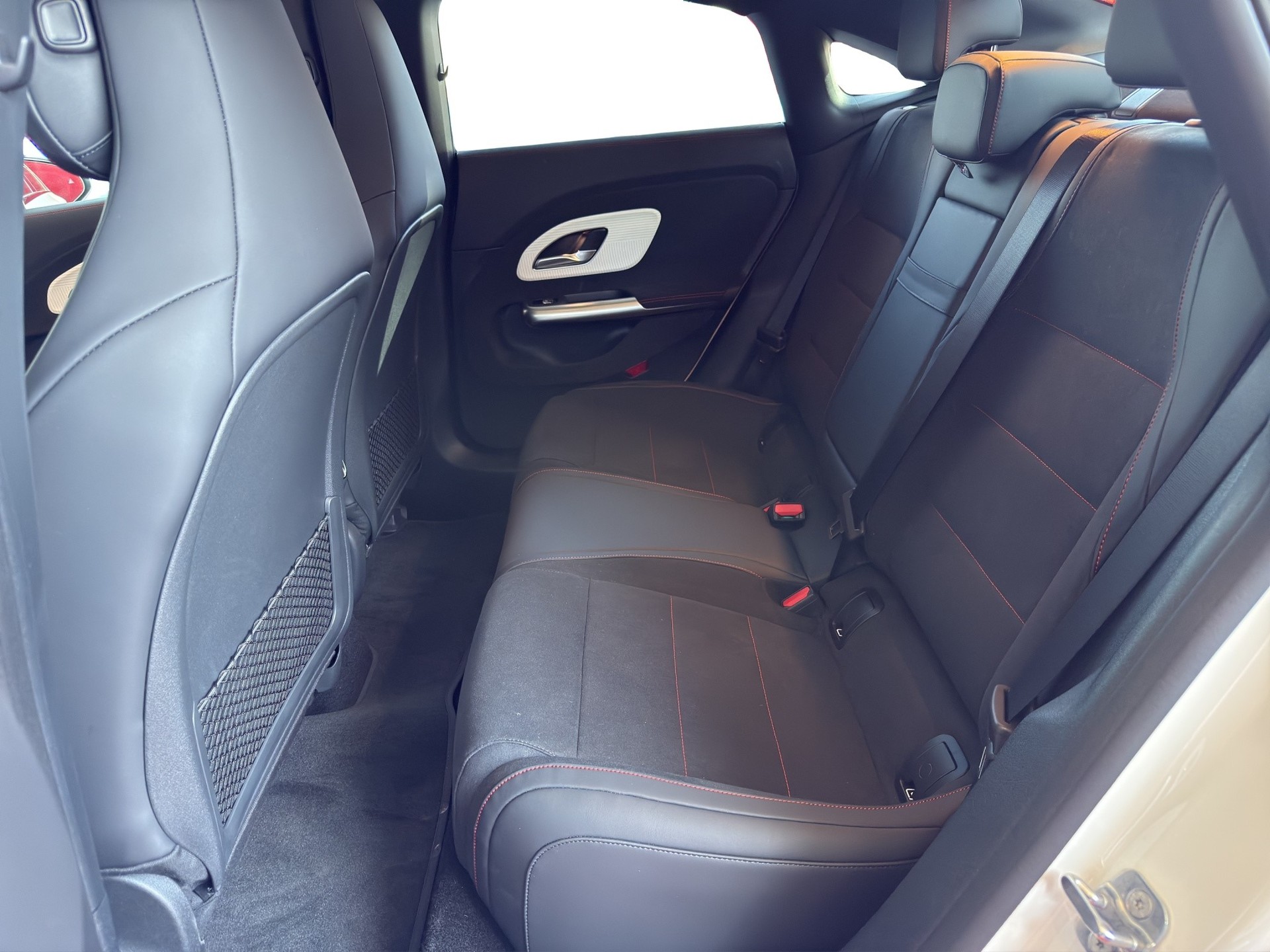 MERCEDES-BENZ CLA 350 4 Matic 85 kWh EQ-image-7