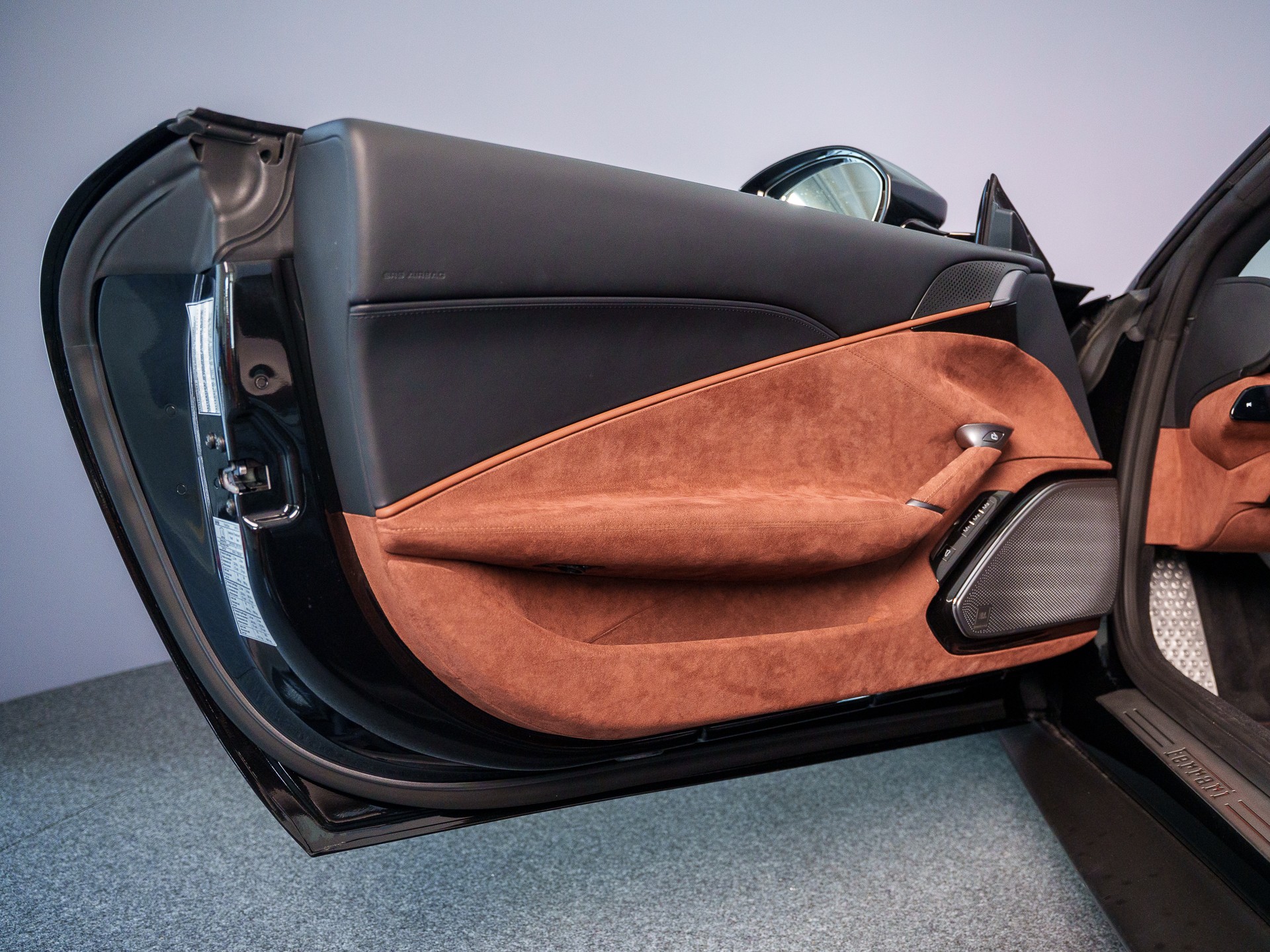 FERRARI Roma Spider 3.9 V8 T Nero Daytona-image-16