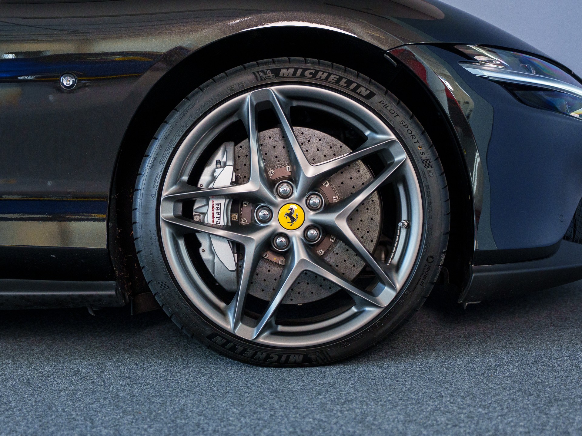 FERRARI Roma Spider 3.9 V8 T Nero Daytona-image-6