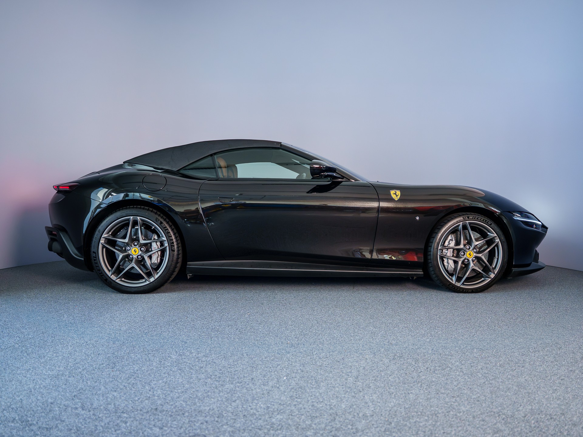 FERRARI Roma Spider 3.9 V8 T Nero Daytona-image-12