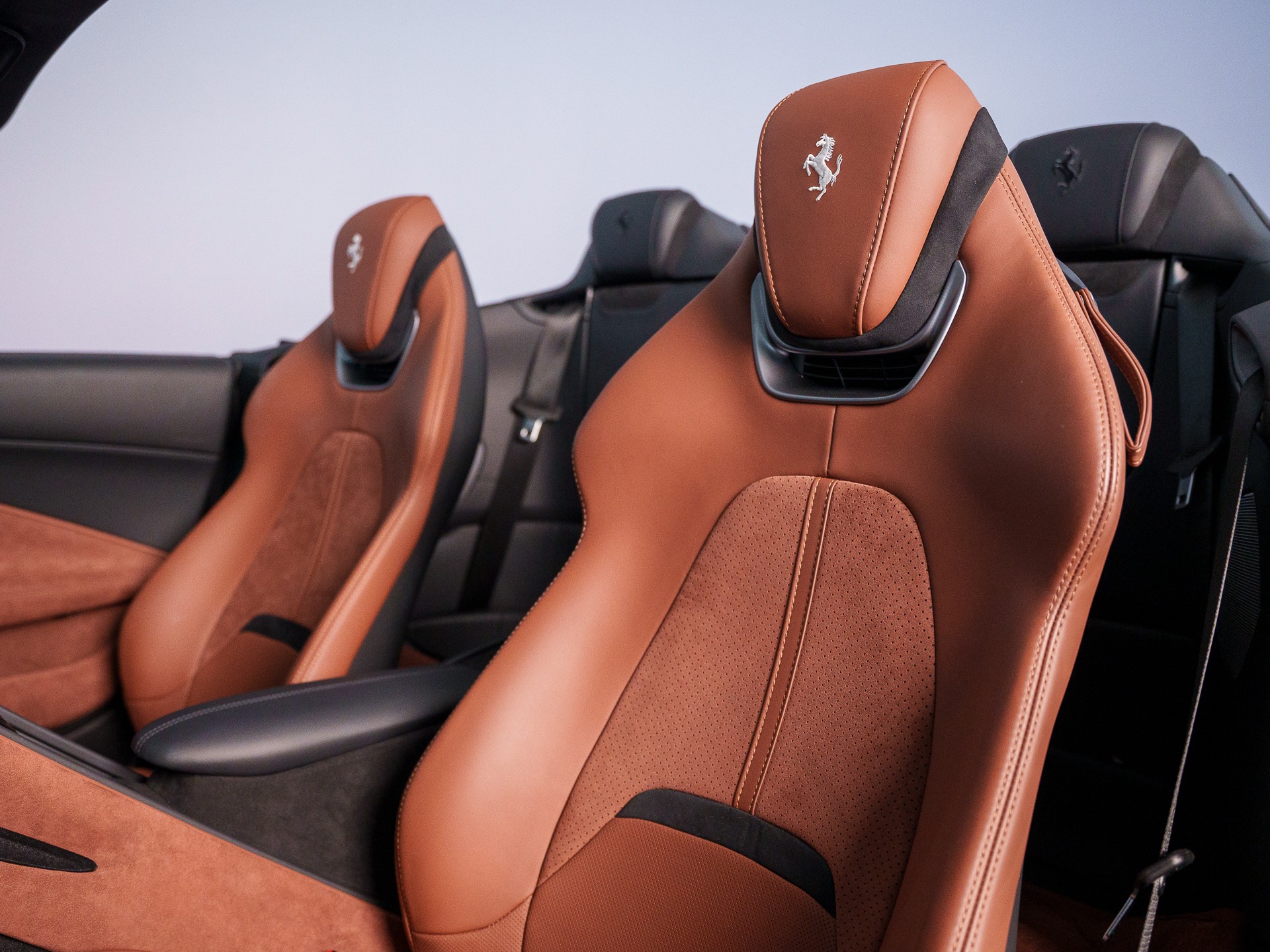 FERRARI Roma Spider 3.9 V8 T Nero Daytona-image-22