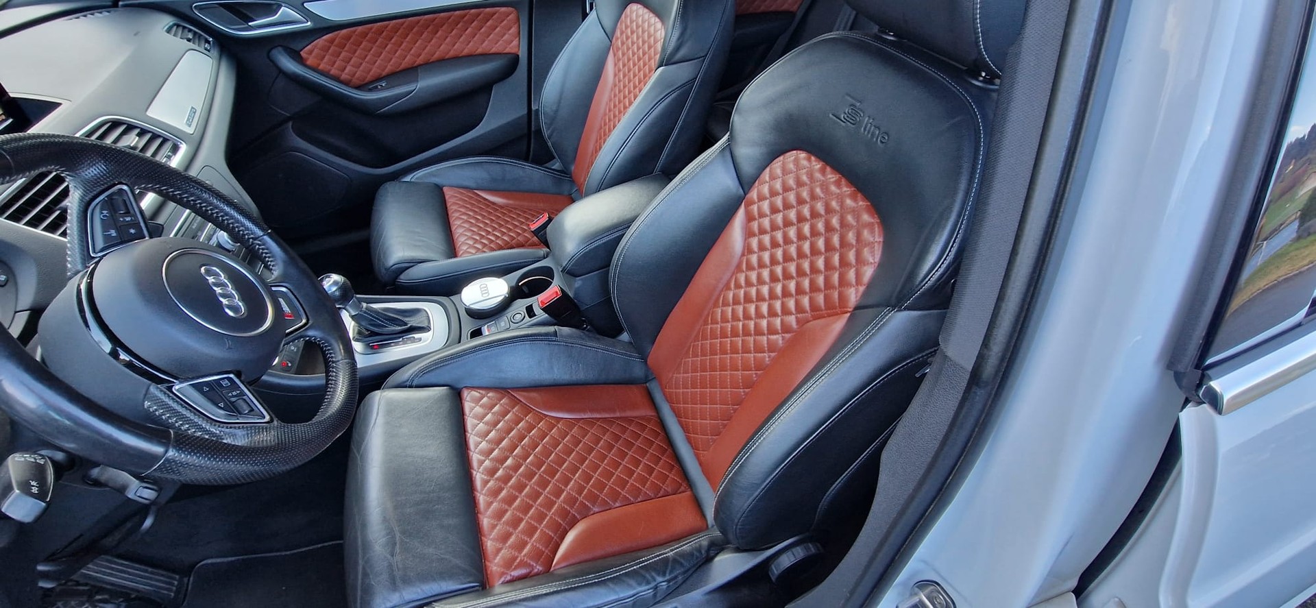 AUDI Q3 2.0 TDI sport quattro S-tronic-image-9