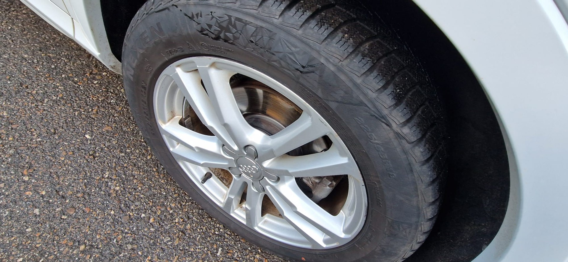 AUDI Q3 2.0 TDI sport quattro S-tronic-image-13