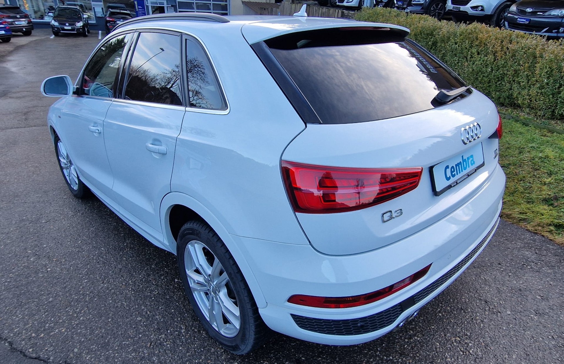 AUDI Q3 2.0 TDI sport quattro S-tronic-showroom-element-3