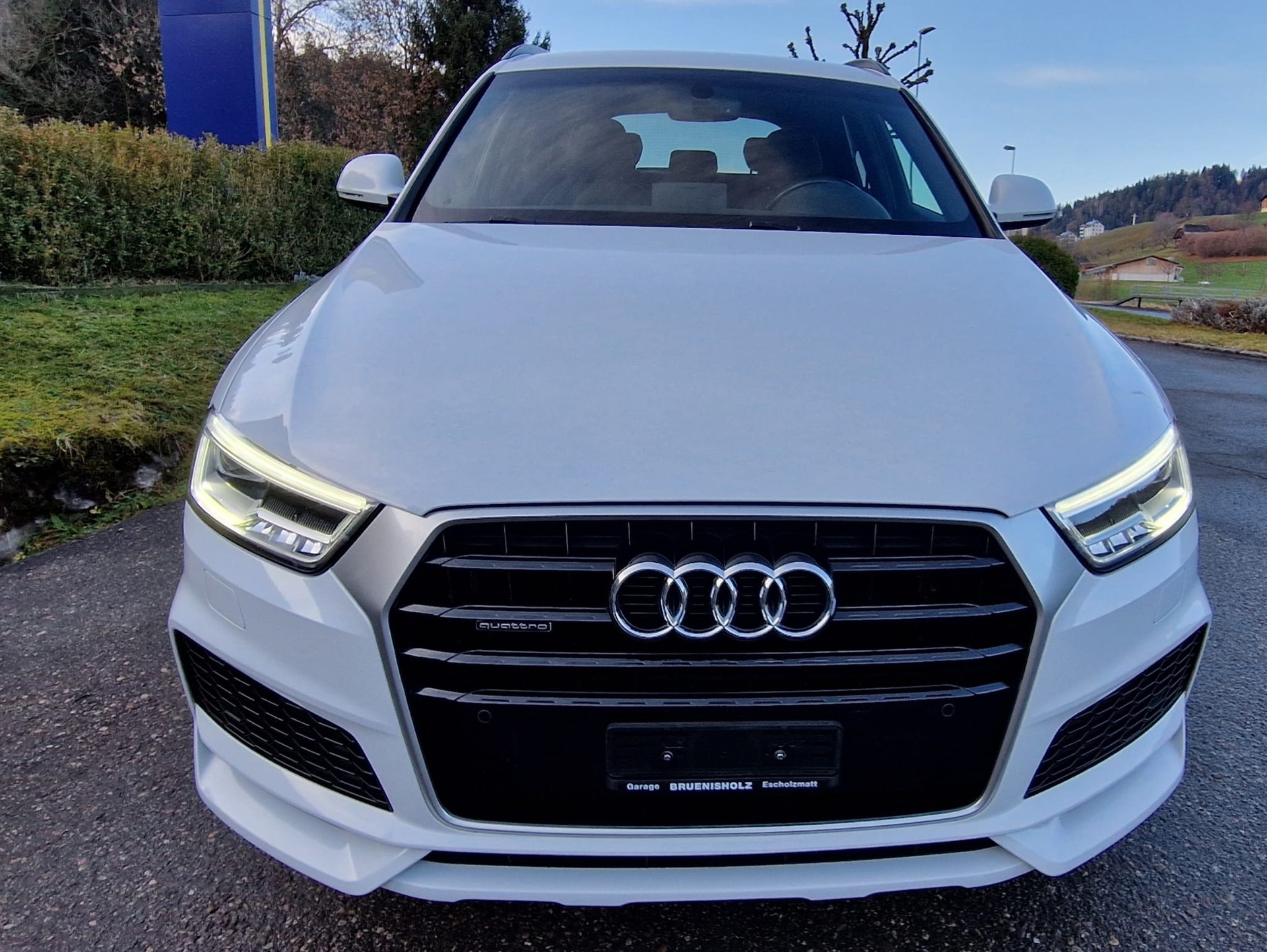 AUDI Q3 2.0 TDI sport quattro S-tronic-showroom-element-2